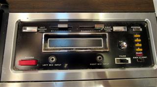 VINTAGE ZENITH ALLEGRO TURN TABLE EIGHT TRACK AM FM TUNER SOUND SYSTEM - VINTAGE